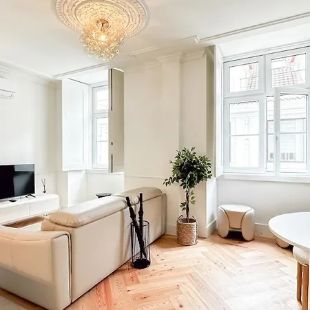 Elegant 1br Near Praca Comercio W/ Elevator And Ac *