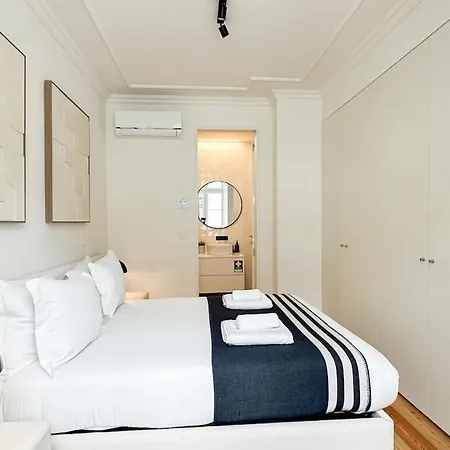 Elegant 1br Near Praca Comercio W/ Elevator And Ac *