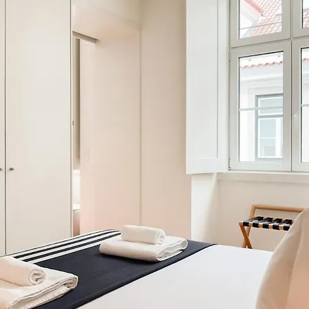 Elegant 1br Near Praca Comercio W/ Elevator And Ac アパート リスボン