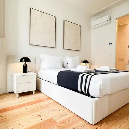 Elegant 1br Near Praca Comercio W/ Elevator And Ac * リスボン