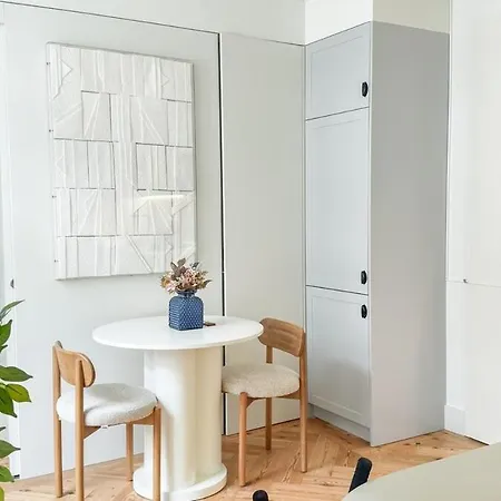 Elegant 1br Near Praca Comercio W/ Elevator And Ac アパート