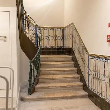 Elegant 1br Near Praca Comercio W/ Elevator And Ac アパート *