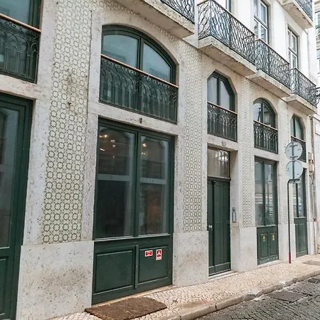 Elegant 1br Near Praca Comercio W/ Elevator And Ac