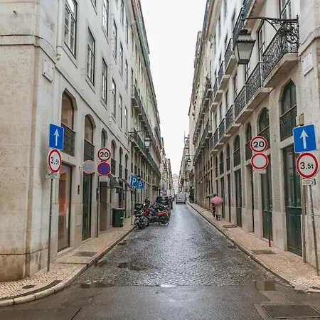 Elegant 1br Near Praca Comercio W/ Elevator And Ac Lägenhet Lisboa