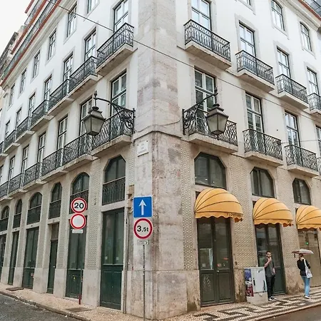 Elegant 1br Near Praca Comercio W/ Elevator And Ac Lisboa