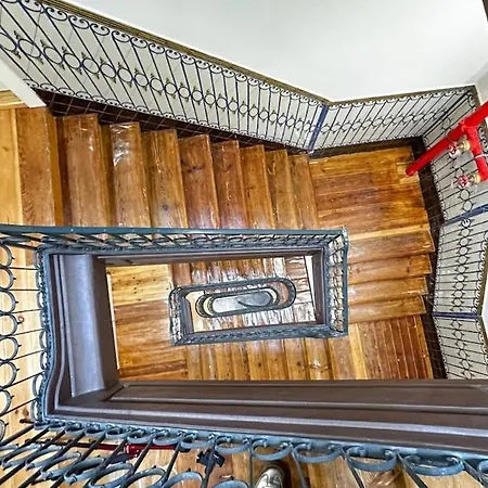 アパート Elegant 1br Near Praca Comercio W/ Elevator And Ac リスボン